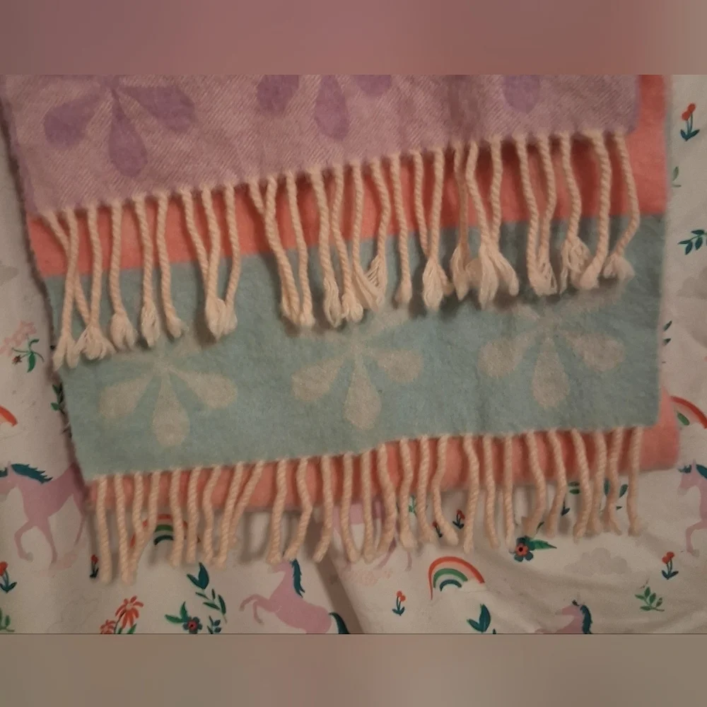 EUC Vintage Y2K R Derwin Clothiers Pastel Scottish Cashnere Retro Flower Scarf